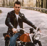  Click for Johnnie Depp & motorcycle 